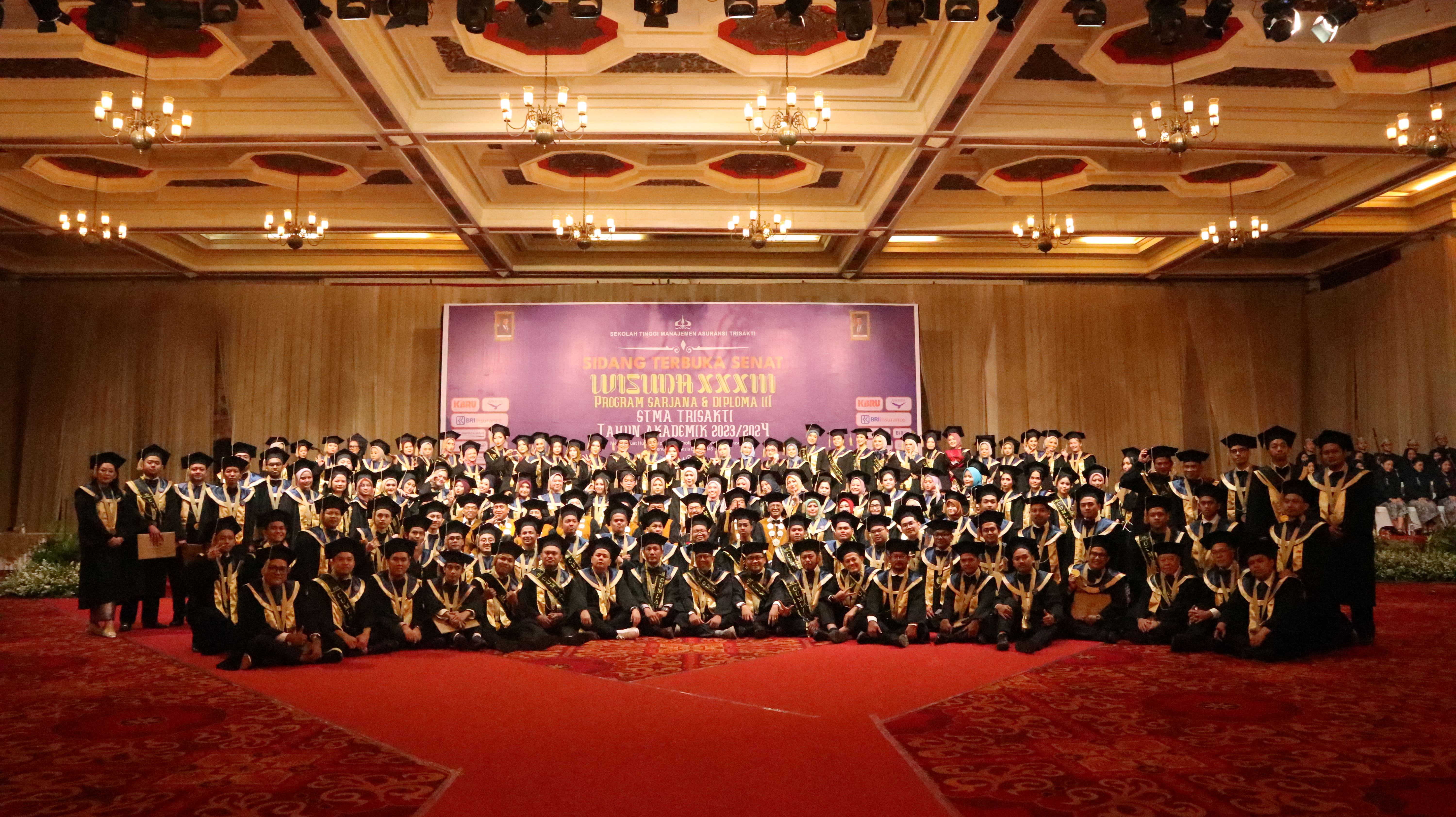 Wisuda XXXIII STMA Trisakti Memperkuat Human Capital yang Profesional di Industri Perasuransian Menu